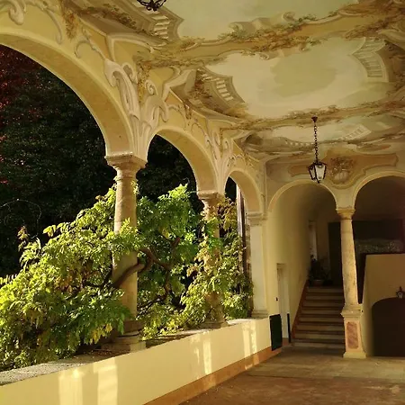 ベッド・アンド・ブレックファスト Palazzo Ronchelli Brinzio